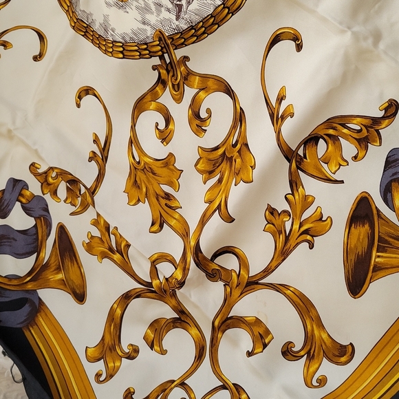 Scarf - Picture 4 of 4